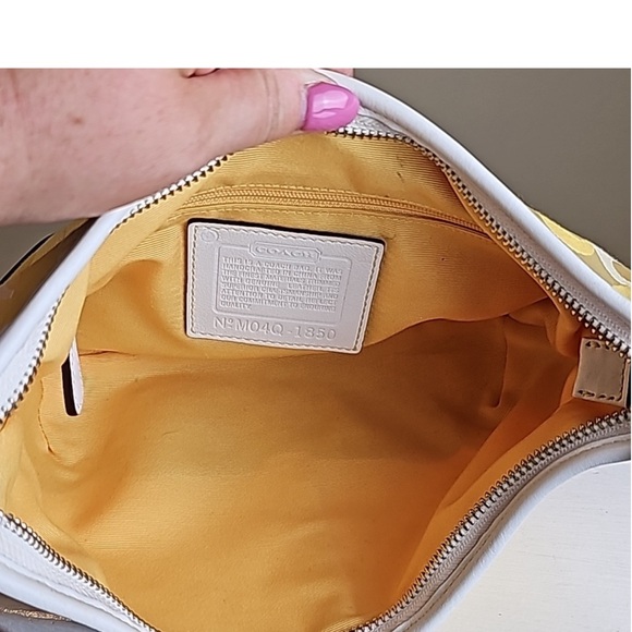 Coach 2004 Optic C Small Hobo Bag Yellow/White Signature Tan Leather Tri… - Picture 2 of 15